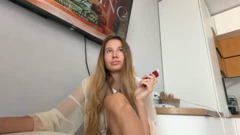 Snapshot of gracieladismang chatting on July 25, 6:22 am Emilia online show from July 25, 6:22 am