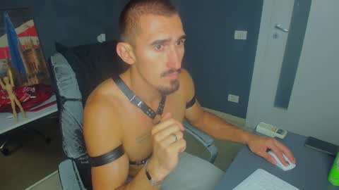 Snapshot of gradycruz chatting on June 8, 10:48 am GradyCruz online show from June 8, 10:48 am
