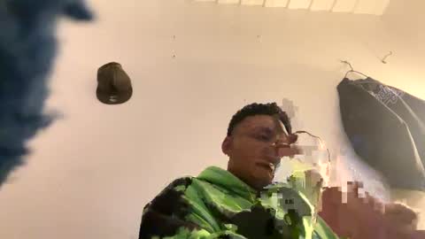 gramztoexhale7 online show from December 11, 9:19 am