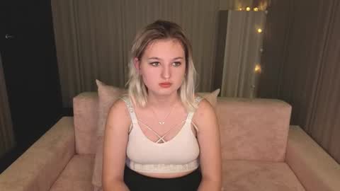 grase_neon online show from February 2, 8:13 am