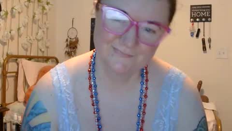 Snapshot of grateful42day chatting on May 25, 1:55 am grateful42day online show from May 25, 1:55 am