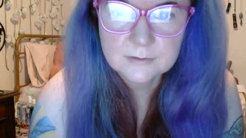 Snapshot of grateful42day chatting on May 26, 12:01 pm grateful42day online show from May 26, 12:01 pm