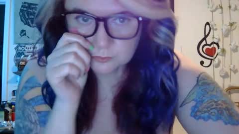 Snapshot of grateful42day chatting on June 10, 2:01 am grateful42day online show from June 10, 2:01 am