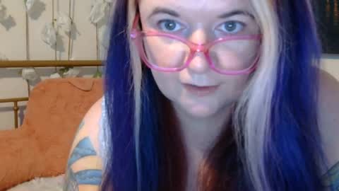 Snapshot of grateful42day chatting on June 12, 3:05 am grateful42day online show from June 12, 3:05 am