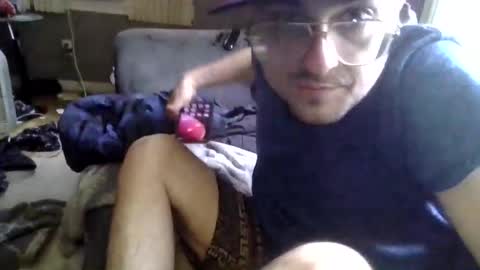 Snapshot of gratiotony chatting on June 21, 8:55 pm Get US to 1000 you wont be disapointed online show from June 21, 8:55 pm