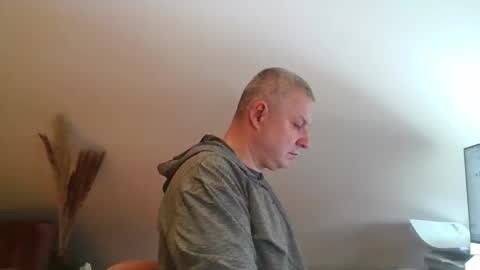 Snapshot of grau197077 chatting on February 3, 10:53 am grau197077 online show from February 3, 10:53 am