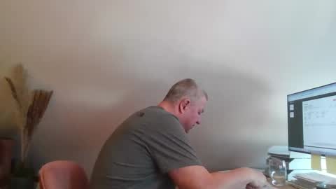 Snapshot of grau197077 chatting on March 9, 10:52 am grau197077 online show from March 9, 10:52 am