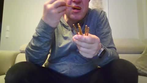 Snapshot of grau197077 chatting on March 28, 10:53 pm grau197077 online show from March 28, 10:53 pm