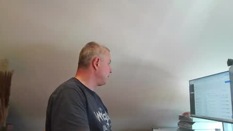 Snapshot of grau197077 chatting on May 19, 8:53 am grau197077 online show from May 19, 8:53 am