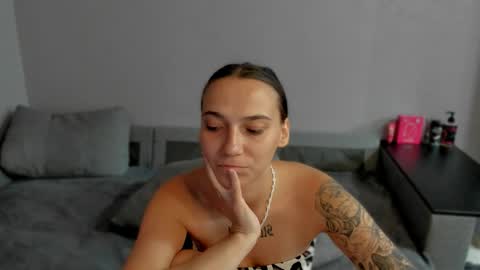 Anna online show from April 28, 2:27 am