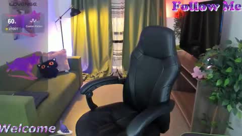 GrayceWild online show from October 13, 5:29 am