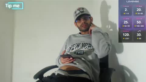 Snapshot of grayhorny chatting on June 25, 5:12 am Gray online show from June 25, 5:12 am