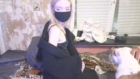 Snapshot of graylovescookies chatting on January 3, 11:33 pm graylovescookies online show from January 3, 11:33 pm