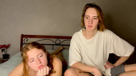 Snapshot of grayzee_ chatting on January 10, 9:55 am Gray and Milly online show from January 10, 9:55 am