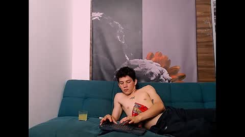 Snapshot of grecia_millercol chatting on December 13, 7:36 am grecia_millercol online show from December 13, 7:36 am