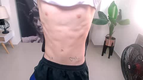 Snapshot of grecia_millercol chatting on December 17, 1:27 pm grecia_millercol online show from December 17, 1:27 pm