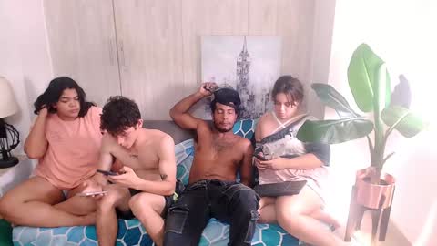 Snapshot of grecia_millercol chatting on December 17, 4:32 pm grecia_millercol online show from December 17, 4:32 pm