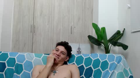 Snapshot of grecia_millercol chatting on December 30, 1:37 am grecia_millercol online show from December 30, 1:37 am