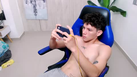 Snapshot of grecia_millercol chatting on January 5, 8:11 am grecia_millercol online show from January 5, 8:11 am