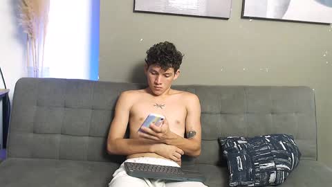 Snapshot of grecia_millercol chatting on January 30, 12:16 pm grecia_millercol online show from January 30, 12:16 pm