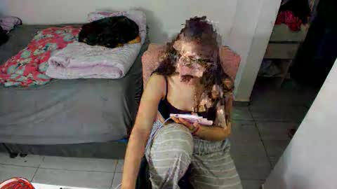 Snapshot of greciaruiz chatting on April 29, 1:21 am GreciaRuiz online show from April 29, 1:21 am