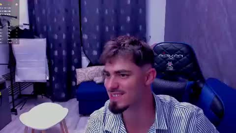 Snapshot of greekgod199 chatting on June 7, 9:29 pm greekgod199 online show from June 7, 9:29 pm