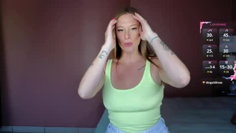 Snapshot of green_eyed_goddess_ chatting on April 10, 7:07 pm Green Eyed Goddess online show from April 10, 7:07 pm
