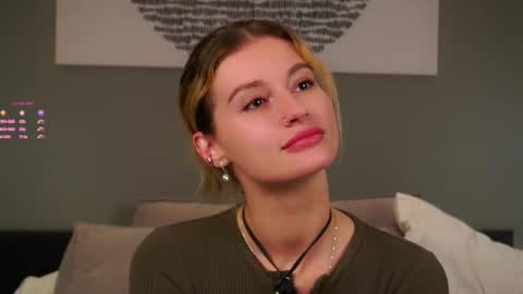 Kelly online show from December 2, 12:54 pm