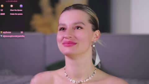 Kelly online show from April 14, 2:34 pm