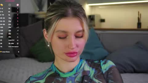 Kelly online show from April 27, 2:26 pm