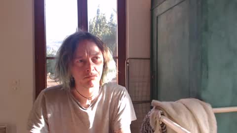 Snapshot of greenmoon88888 chatting on December 5, 10:33 am Greenmoon online show from December 5, 10:33 am