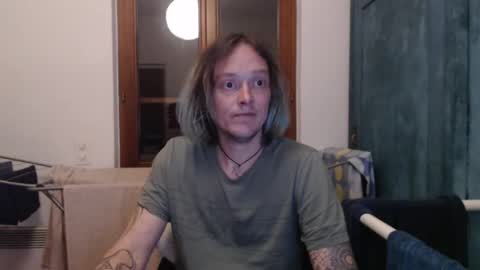 Snapshot of greenmoon88888 chatting on December 7, 2:20 am Greenmoon online show from December 7, 2:20 am