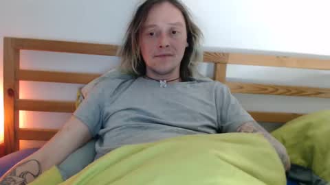 Snapshot of greenmoon88888 chatting on January 4, 10:13 pm Greenmoon online show from January 4, 10:13 pm