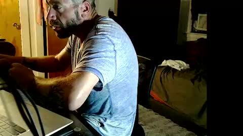 Snapshot of greenvibeslive42 chatting on October 6, 5:27 am Jay online show from October 6, 5:27 am