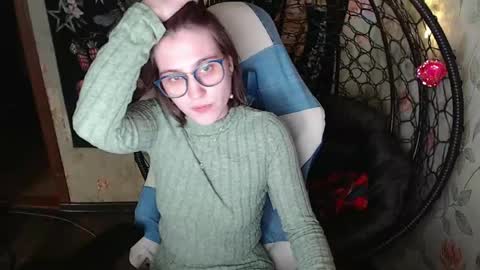 Snapshot of greenwitch9 chatting on April 30, 10:10 am Lina online show from April 30, 10:10 am