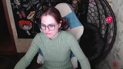 Snapshot of greenwitch9 chatting on May 3, 1:06 pm Lina online show from May 3, 1:06 pm