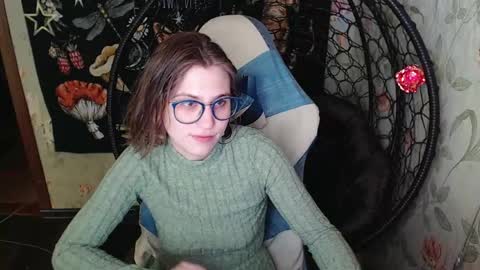 Snapshot of greenwitch9 chatting on May 5, 11:51 am Lina online show from May 5, 11:51 am