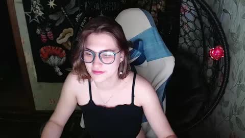 Snapshot of greenwitch9 chatting on May 14, 12:34 pm Lina online show from May 14, 12:34 pm