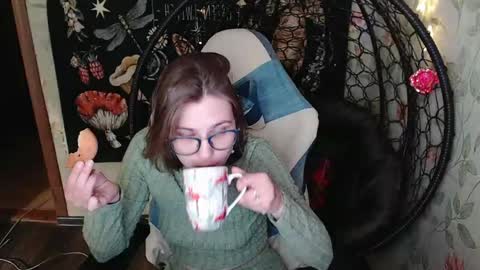 Snapshot of greenwitch9 chatting on May 28, 9:28 am Lina online show from May 28, 9:28 am