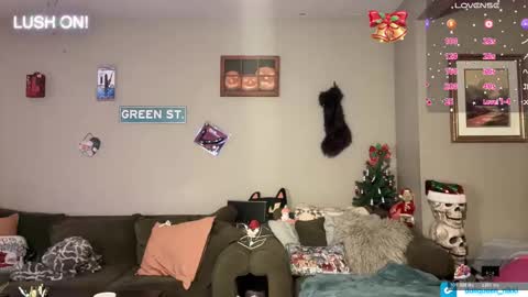 SexQueen Nikki online show from December 1, 6:18 am