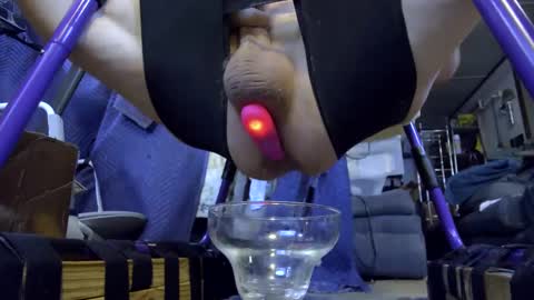 Snapshot of gregbball1 chatting on October 9, 8:12 am electrogee1 online show from October 9, 8:12 am