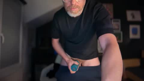 Snapshot of greggy92 chatting on March 13, 10:27 pm greggy92 online show from March 13, 10:27 pm
