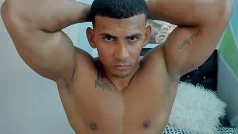 Snapshot of gregortrex22 chatting on June 19, 3:38 pm gregorx tina muscle online show from June 19, 3:38 pm