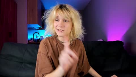 Snapshot of gregory_byyrd chatting on December 3, 7:22 pm Greg-independent model online show from December 3, 7:22 pm