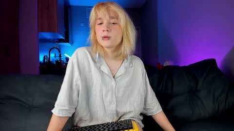 Snapshot of gregory_byyrd chatting on January 13, 6:49 pm Greg-independent model online show from January 13, 6:49 pm