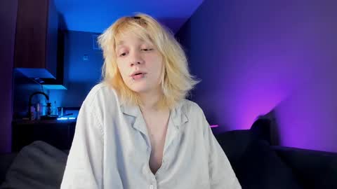 Snapshot of gregory_byyrd chatting on February 21, 11:21 pm Greg-independent model online show from February 21, 11:21 pm