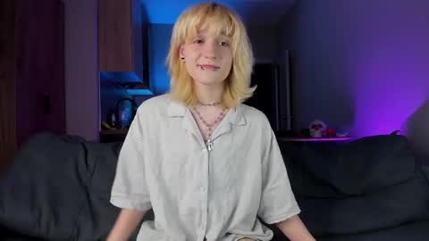 Snapshot of gregory_byyrd chatting on March 8, 4:12 am Greg-independent model online show from March 8, 4:12 am