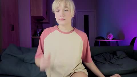 Snapshot of gregory_byyrd chatting on October 19, 8:42 pm Greg-independent model online show from October 19, 8:42 pm