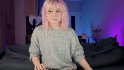 Snapshot of gregory_byyrd chatting on February 12, 9:10 pm Greg-independent model online show from February 12, 9:10 pm