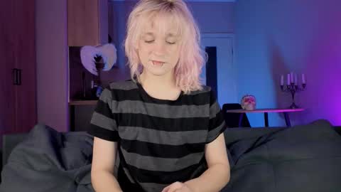 Snapshot of gregory_byyrd chatting on February 24, 9:24 pm Greg-independent model online show from February 24, 9:24 pm